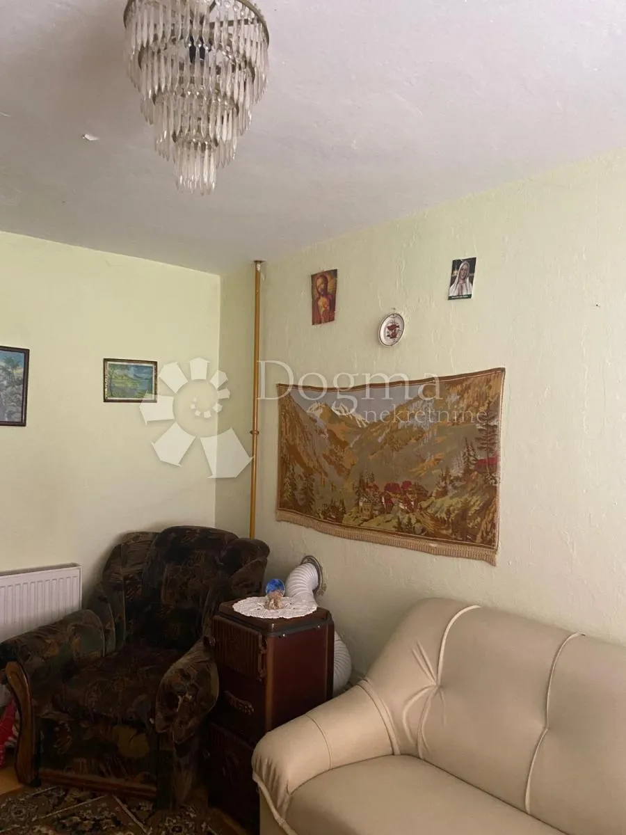 kuća u kaštelancu za renovaciju - prilika! - slika 6