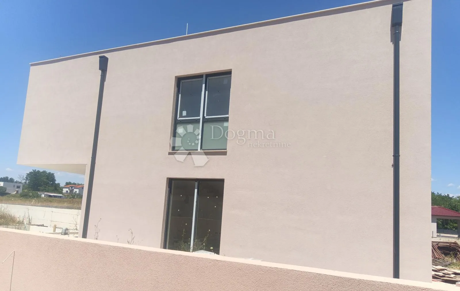 novogradnja - 127,5m2 s bazenom i krovnom terasom - slika 2
