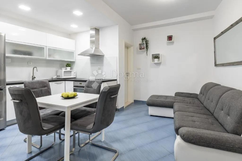 atraktivan apartman u povijesnoj jezgri splita - slika 7