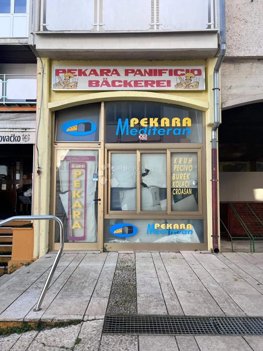 Poslovni prostor-dvoetažni okolica Poreča s mogućnošću prenamjene u predivan stambeni prostor! - Červar-Porat, Poreč