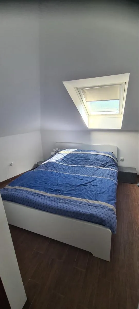 apartman u potkrovlju 50m2(u naravi 70m2) - slika 4