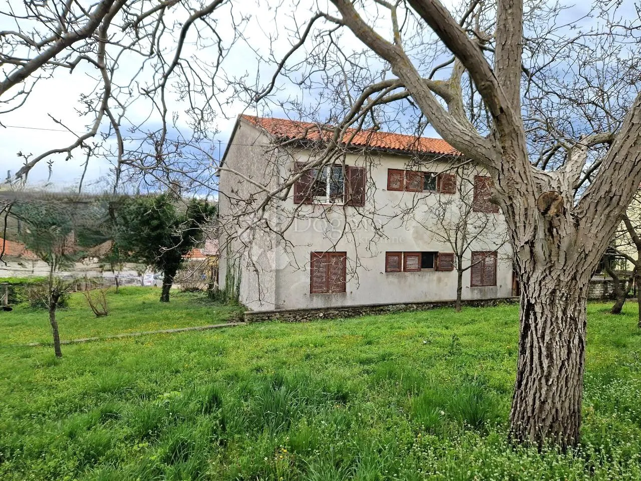 obiteljska katnica za renovaciju na top lokaciji! - slika 16