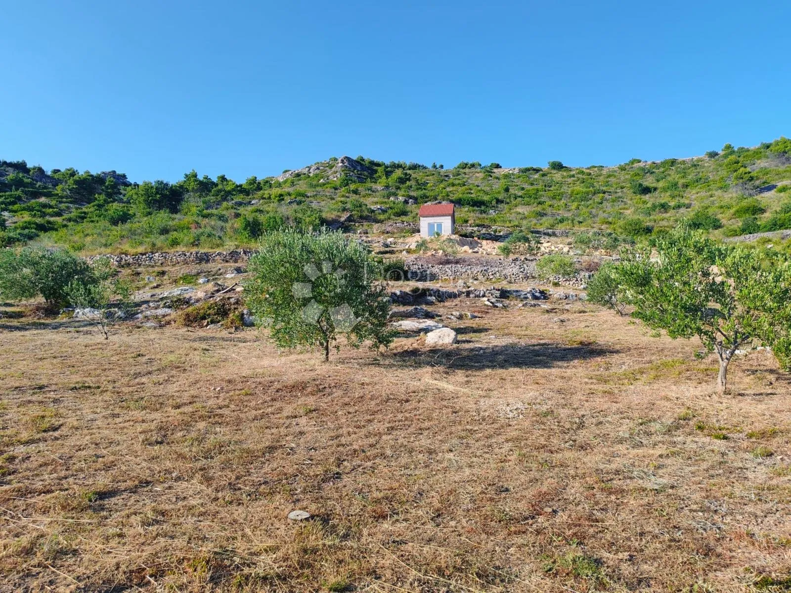 tribunj - vodice zemljište s otvorenim pogledom na more i kućicom za odmor - slika 8
