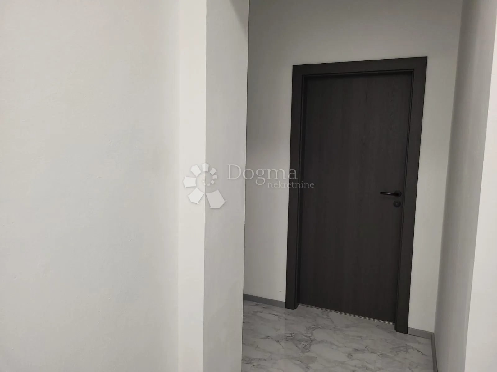 primorska kuća sa bazenom blizu mora - slika 15
