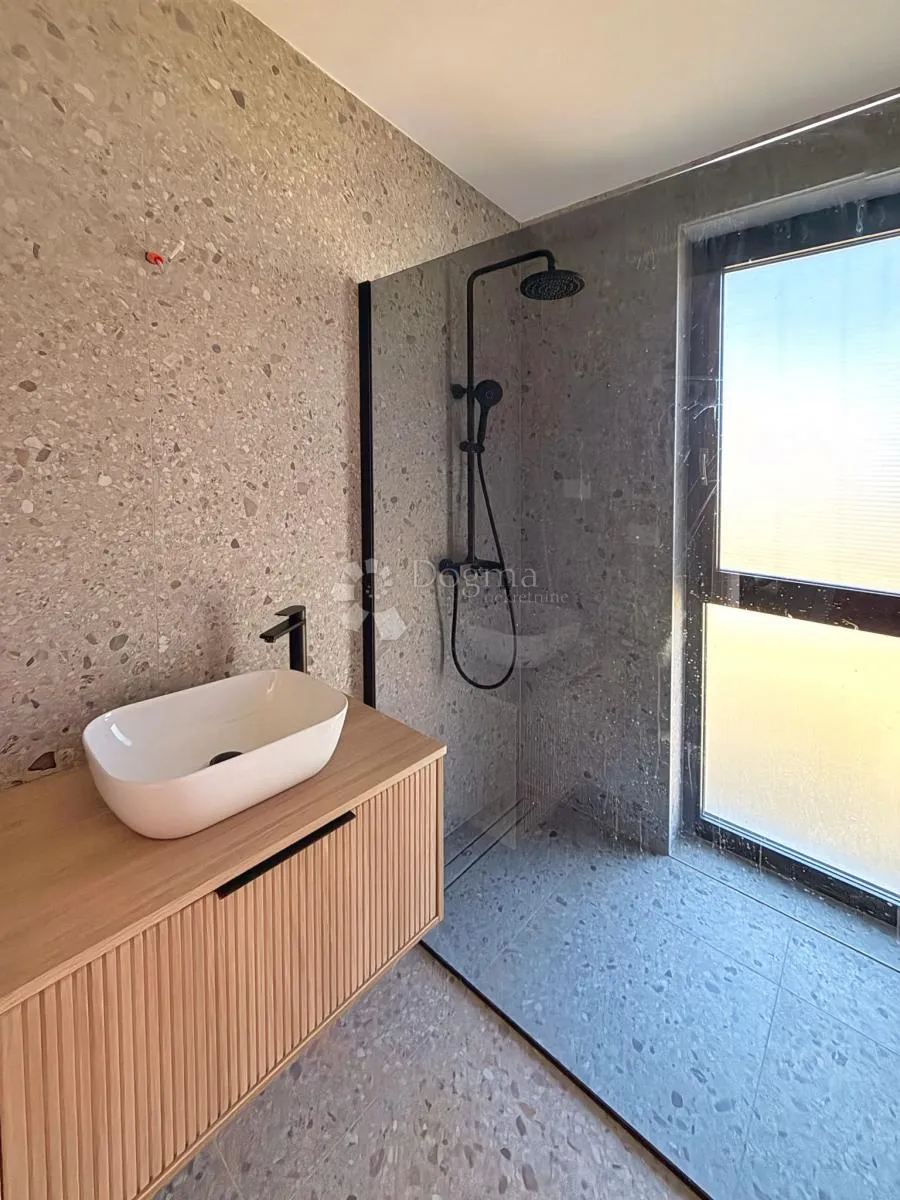 moderan stan 62,50 m² u novogradnji – 200 m od mora - slika 13