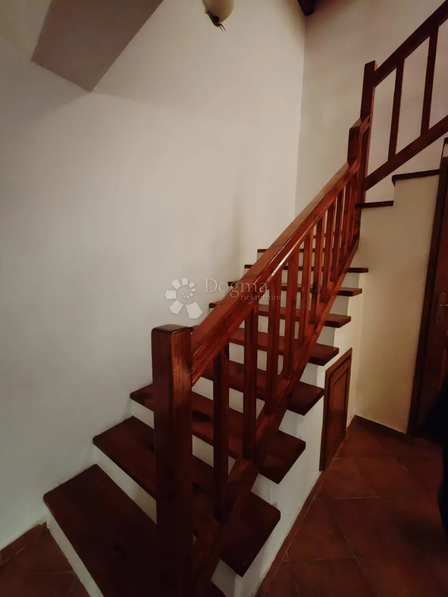 autentična 500 godina stara kamena kuća u srcu šibenika - slika 9