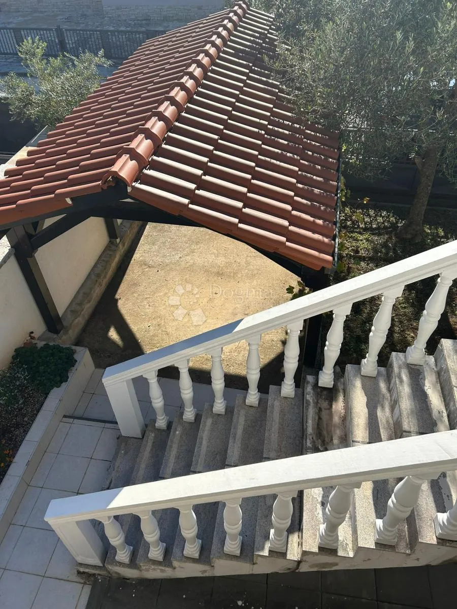 predivna kuća s pogledom na more – petrčane - slika 6