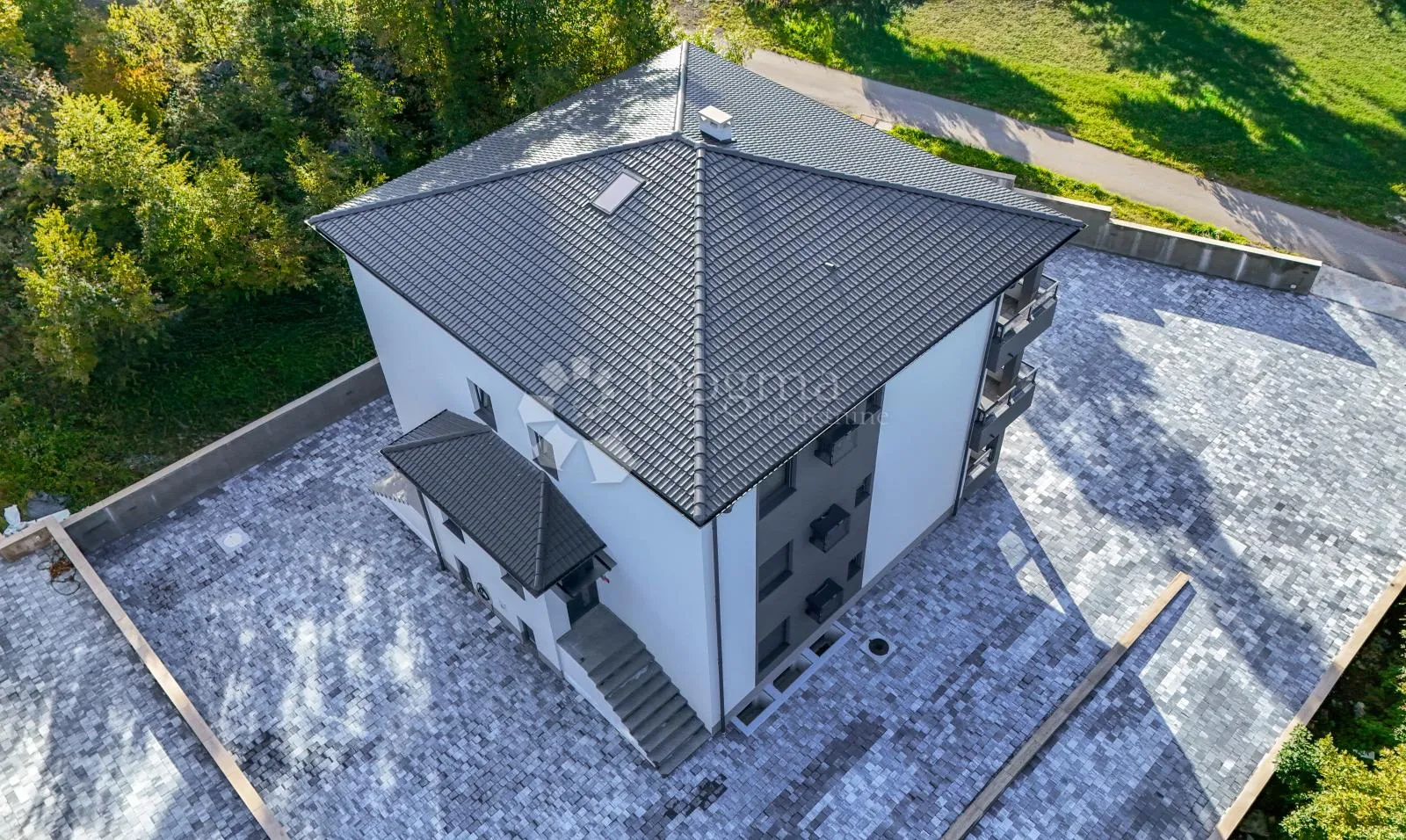 izuzetno kvalitetna novogradnja u blizini centra matulja - slika 4