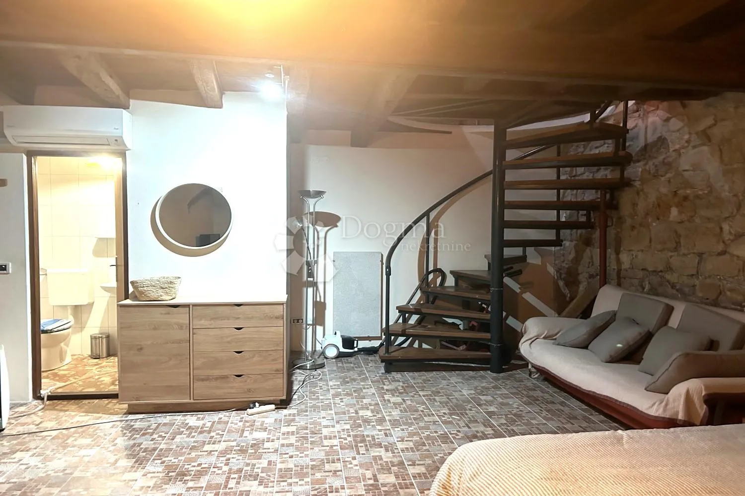 rovinj – unikatna kuća s vrtom u srcu starog grada - slika 32