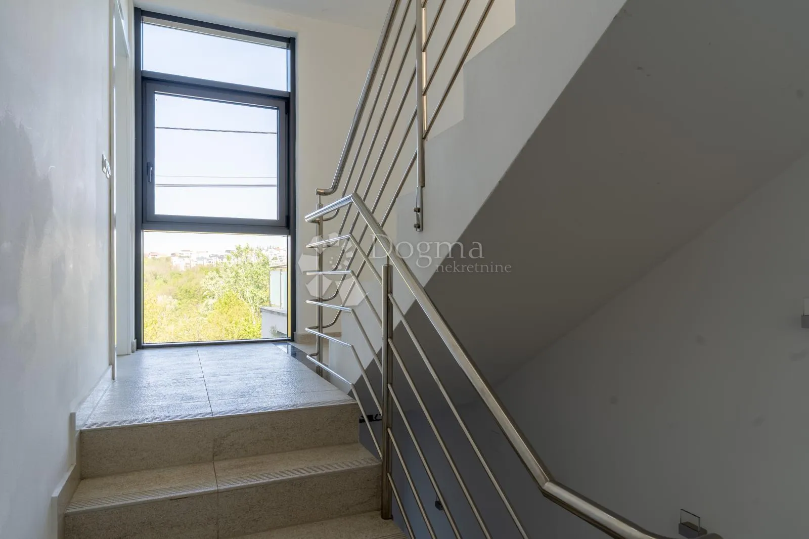vrhovec, uređen 4 soban stan, garažno parkirno mjesto, - slika 16