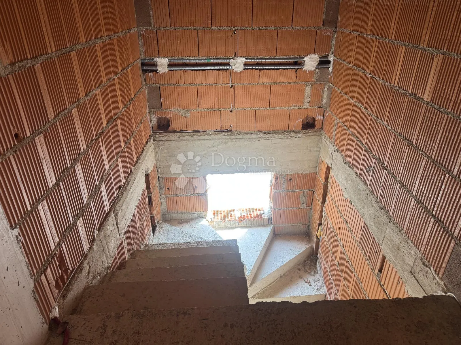 roh-bau kuća sa dva stana/ drikevnik/ 168,11 m2 - slika 12
