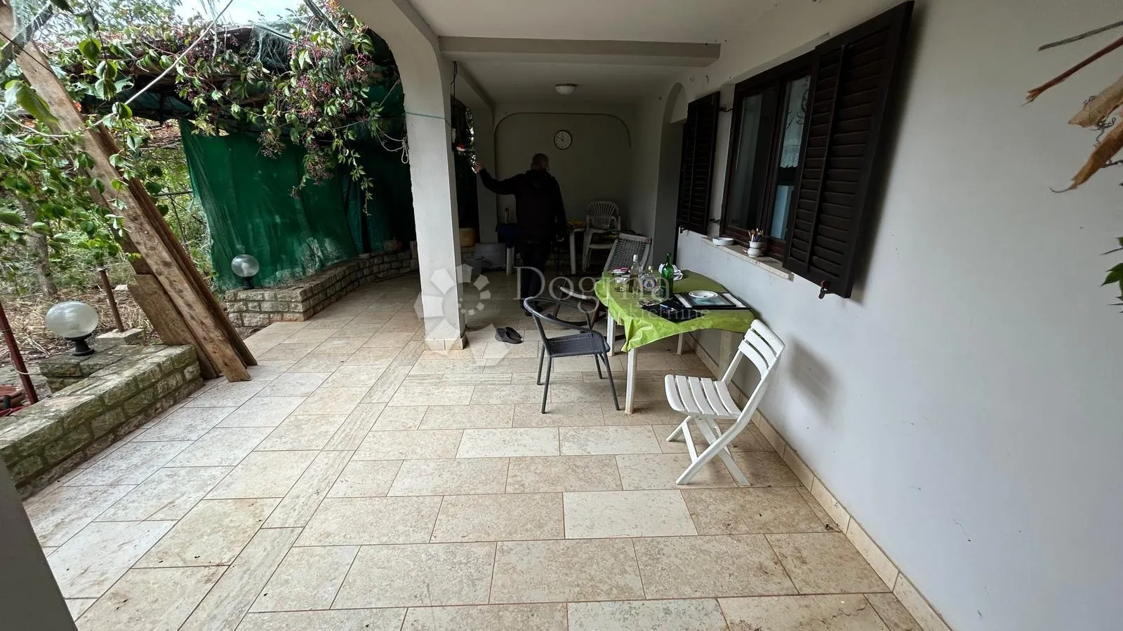 samostojeća kuća u roh-bau fazi s useljivim stanom - krnica - slika 3