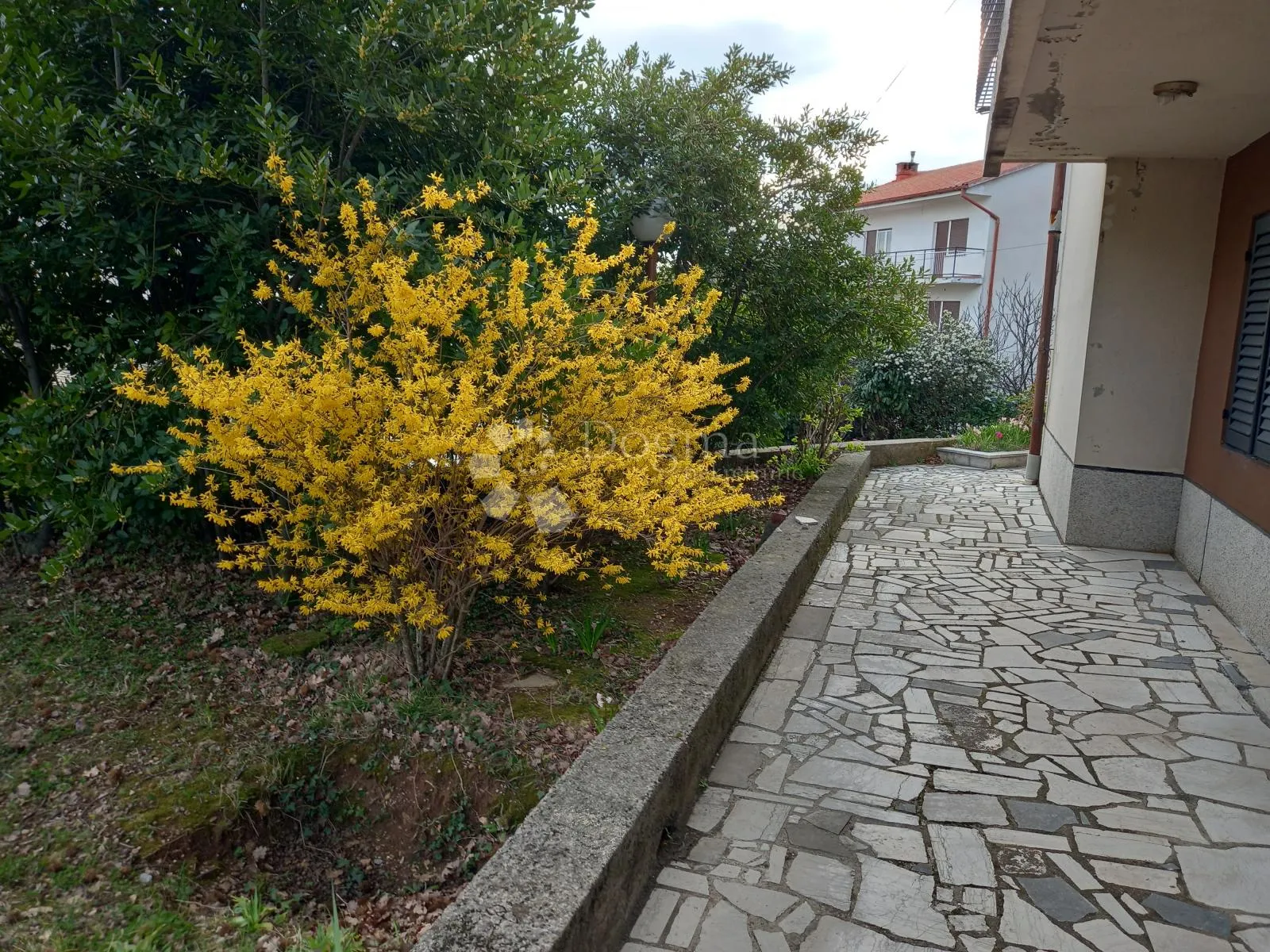 rijeka, g.drenova, kuća sa tri stana - slika 4