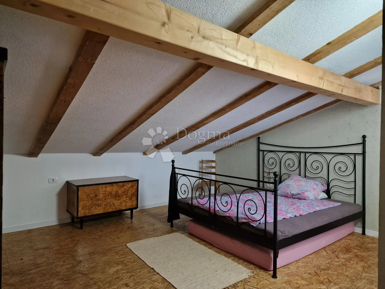 prostran unikatan stan 132 m2 s vrtom 62 m2 – šišan, istra - slika 17