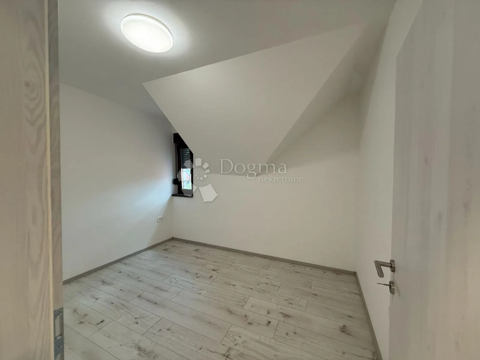 elegantan trosoban stan za najam u varaždinu - slika 4