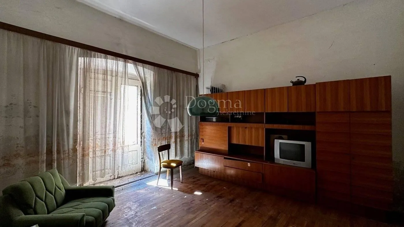 tradicionalna kamena obiteljska kuća sa minimalnom adaptacijom - slika 5