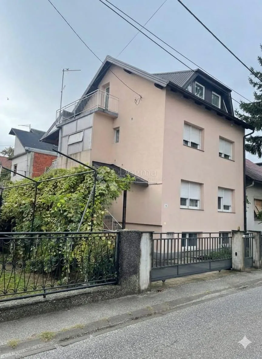 obiteljski dom s dvorištem i garažom – kustošija - slika 1