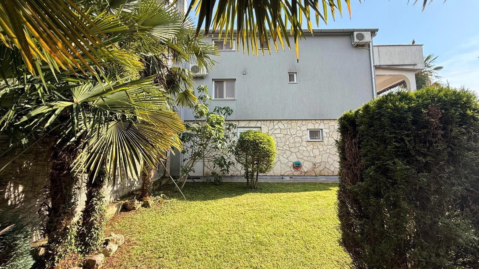 atraktivna kuća sa tri apartmana poreč - slika 16