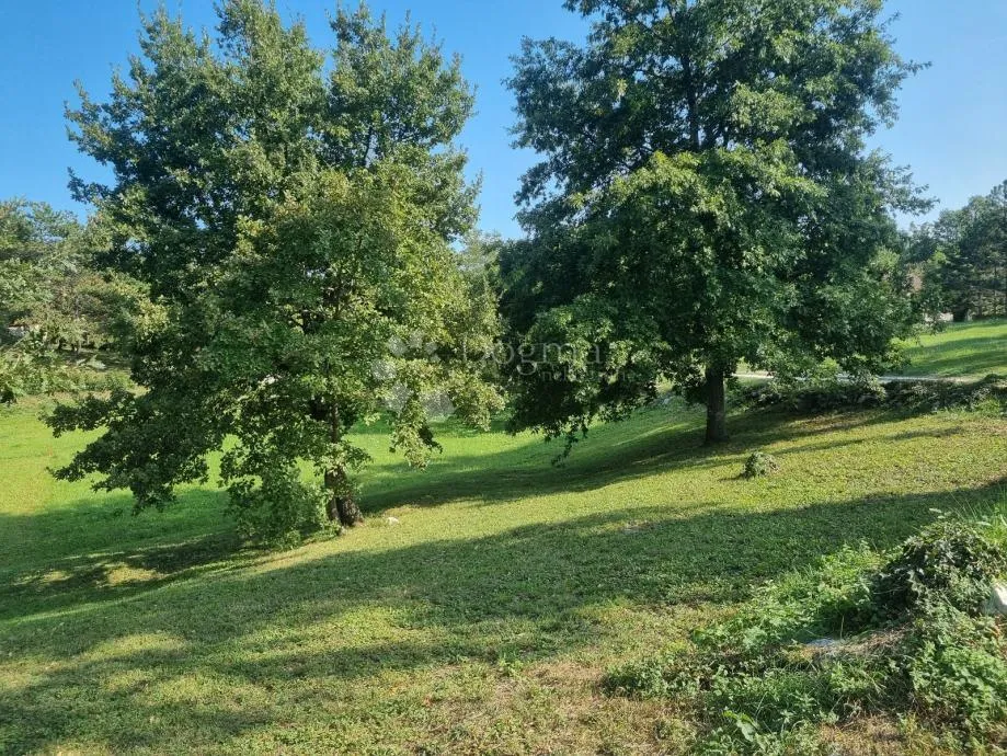 roh bau kuća s bazenom, 150 m², parcela 911 m² - slika 9