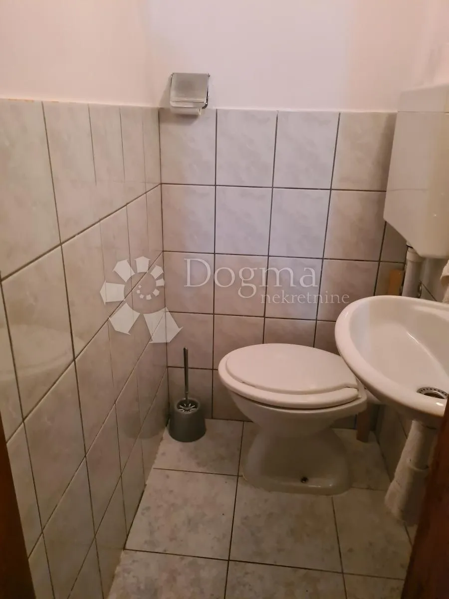 šibenik centar - kamena kuća blizu rive - slika 10