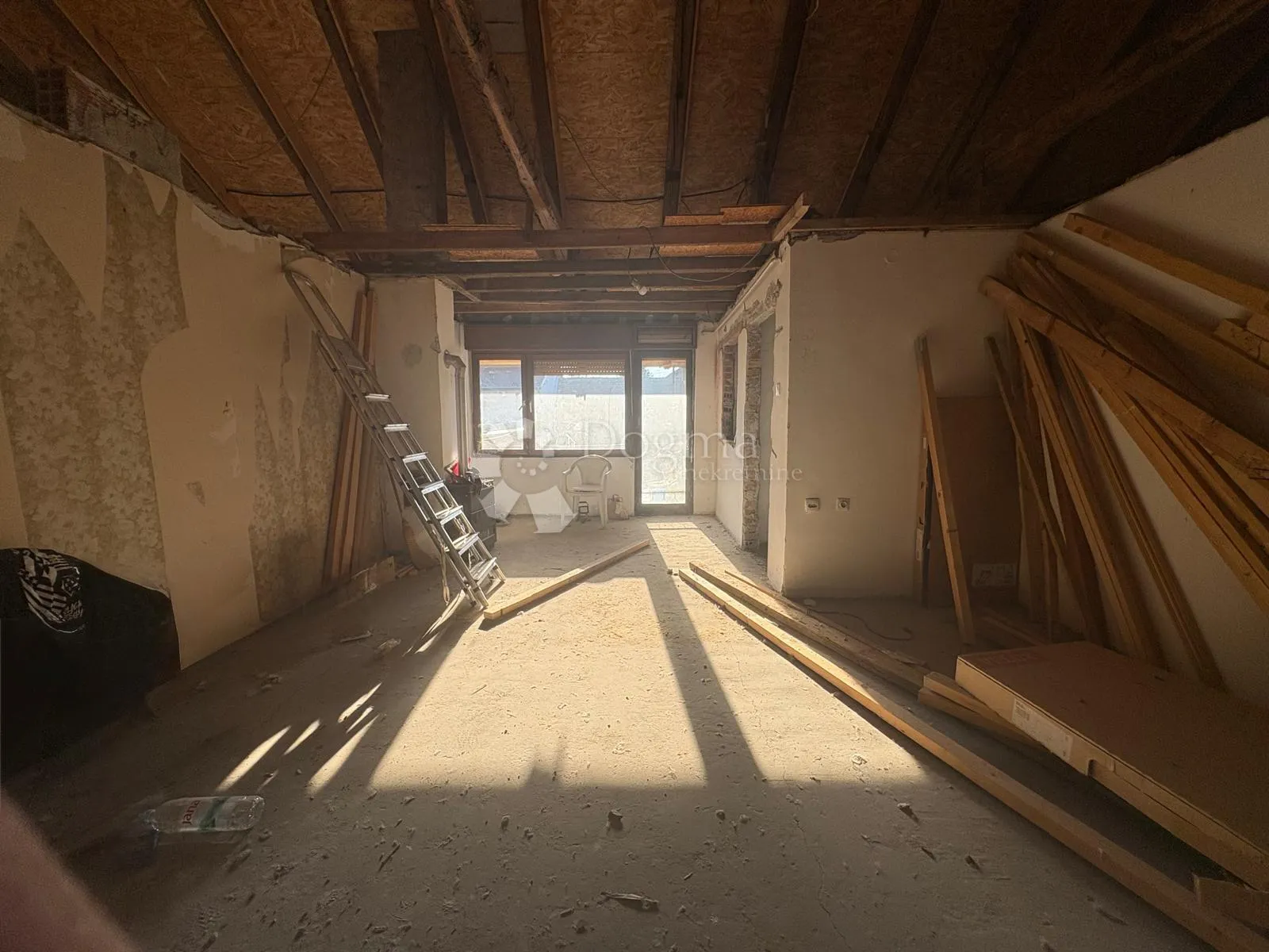 roh-bau potencijal u centru – 108 m² + dvorište - slika 9