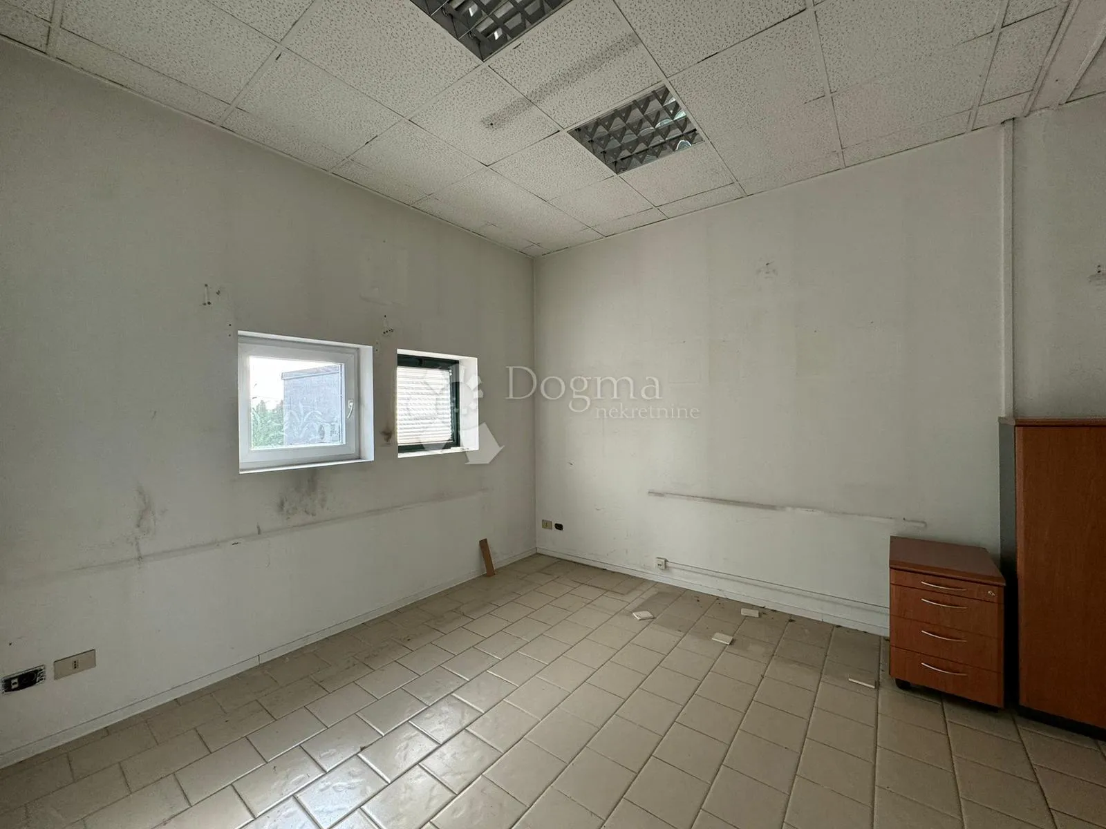 prodaja - gornji kat hale s podnim grijanjem - slika 7