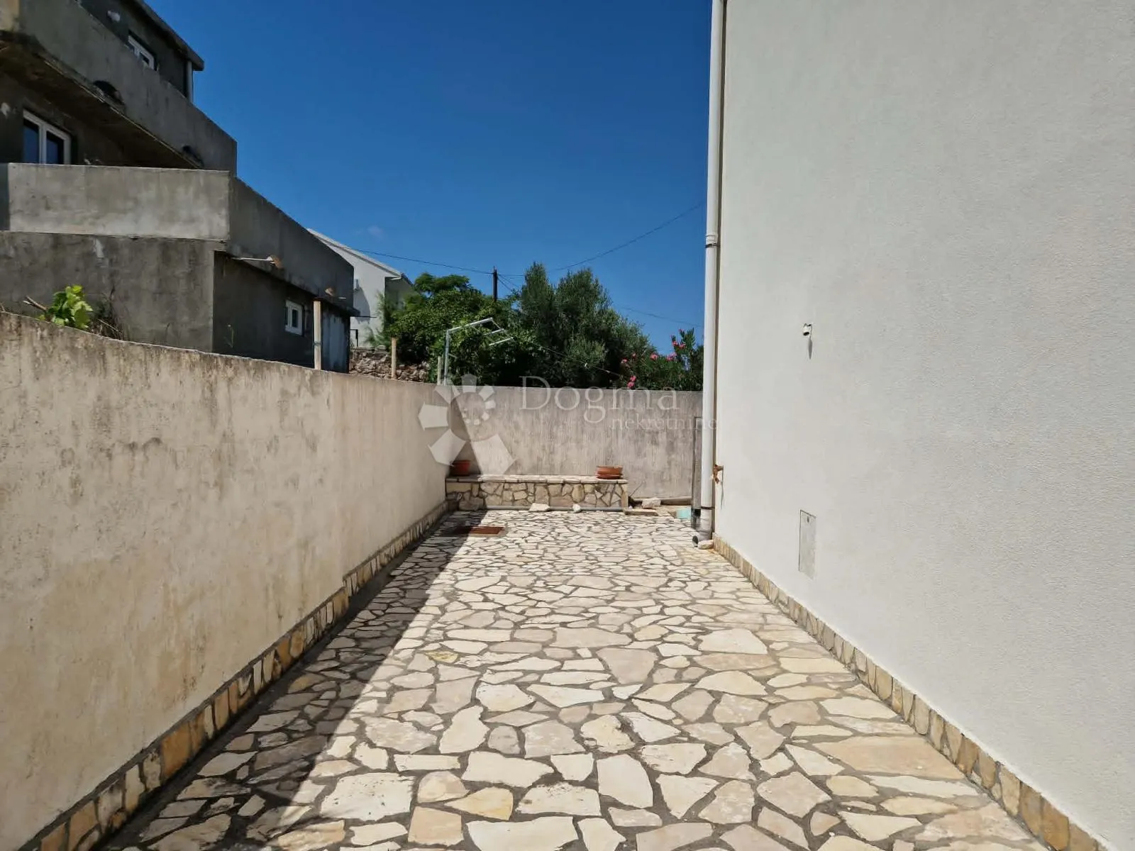 pag - kuća s 2 apartmana 282,80 m2 - 250 m od mora - slika 58