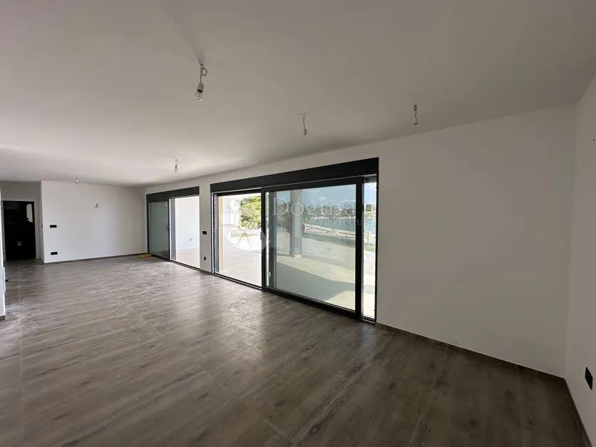 luksuzni apartman na moru - slika 6