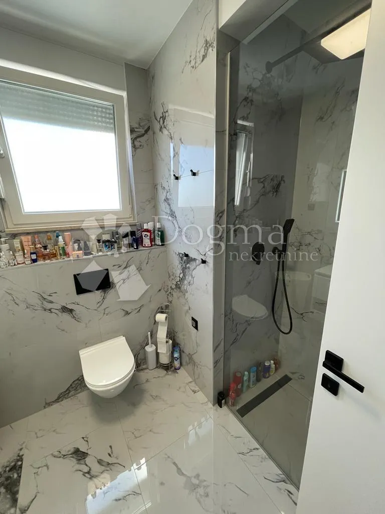 bibinje - potpuno opremljen penthouse s bazenom na krovnoj terasi - slika 16