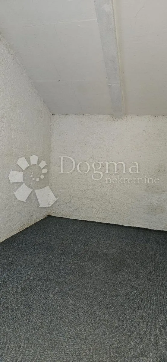 komforna mala kuća od 110m² - slika 16
