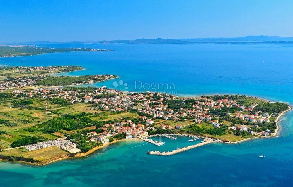 privlaka - građevinsko zemljište 613m2 i pravilnog oblika - slika 2