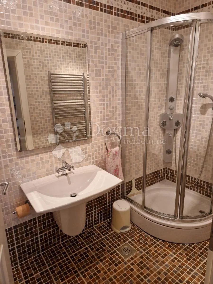 atraktivna villa sa pogledom na more -najam - slika 23