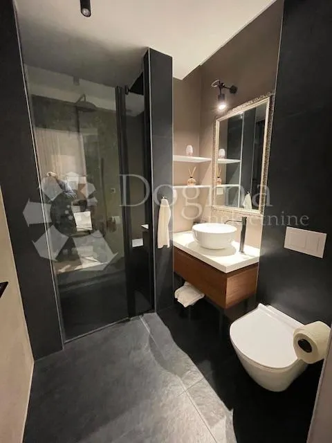 iznajmljujem tri sobe i dva apartmana u samom centru grada - slika 25