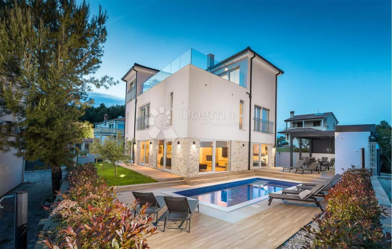 luksuzna villa 700 m od plaže s pogledom na more i brijune! - slika 6