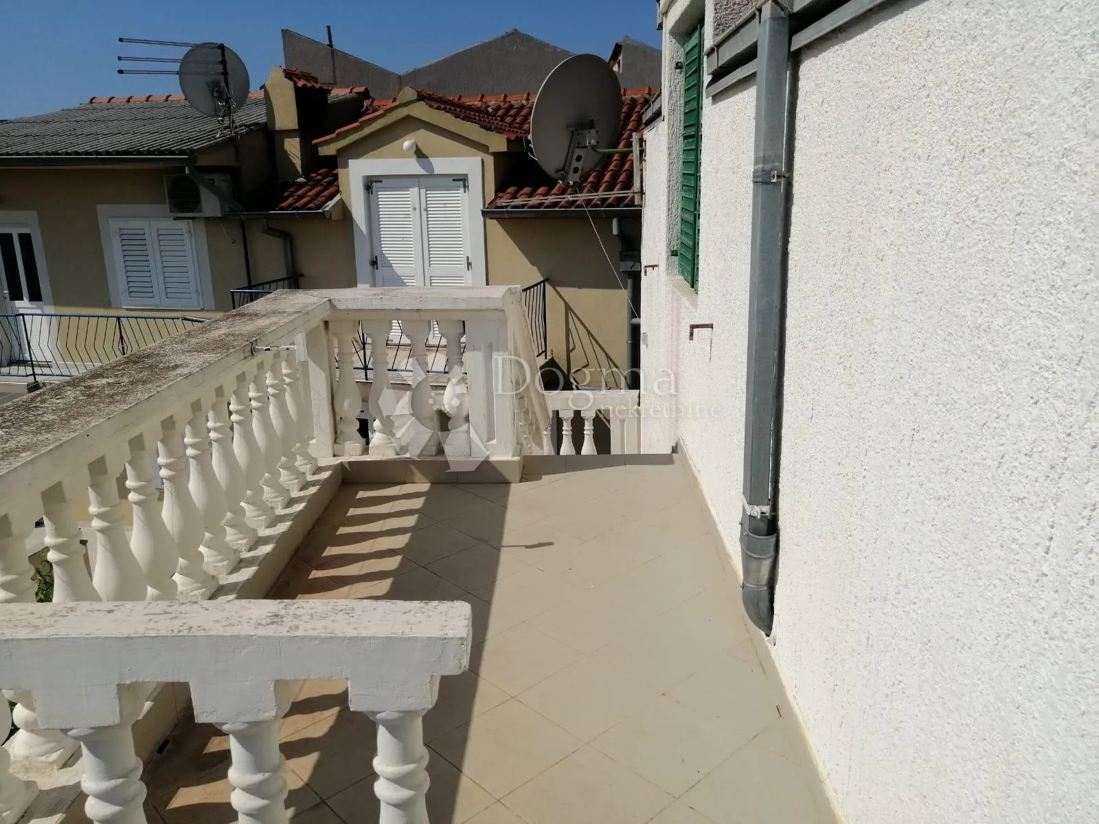 vodice, apartmanska kuća sa panoramskim pogledom na more - slika 12