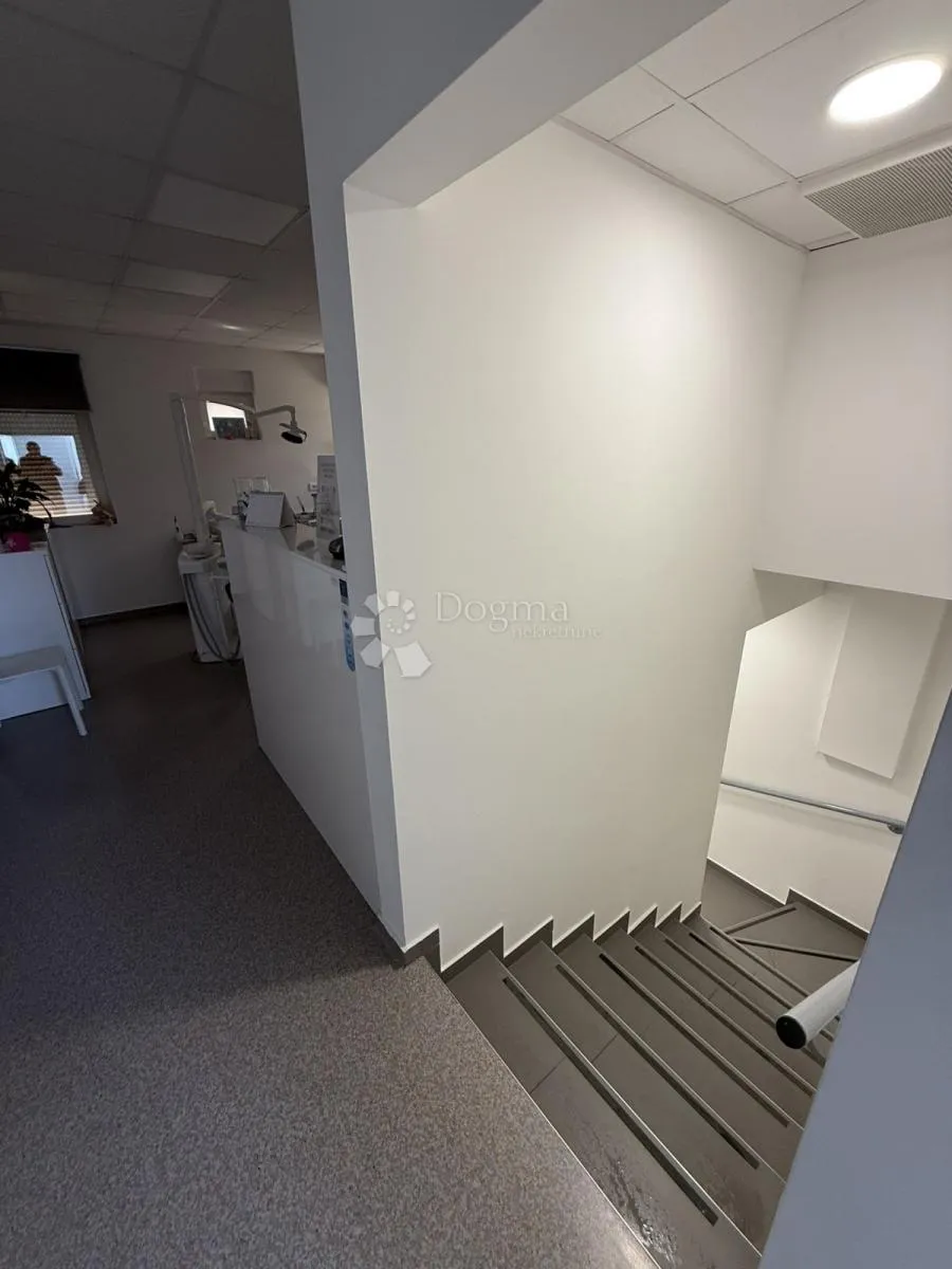 poslovni prostor 200m2 – zakup, centar viškova - slika 7
