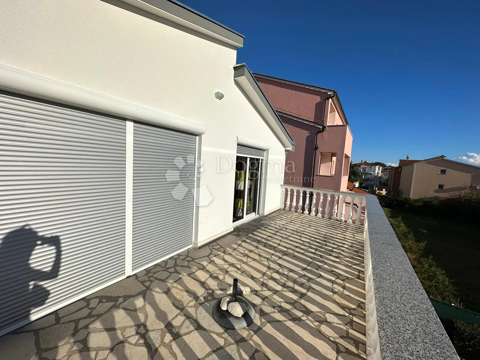 apartmanska kuća na 50 metara do mora - slika 34