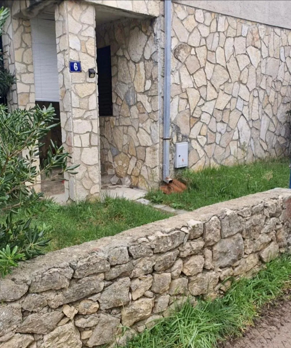 kuća za adaptaciju – drugi red do mora, vrsi – zukve - slika 14