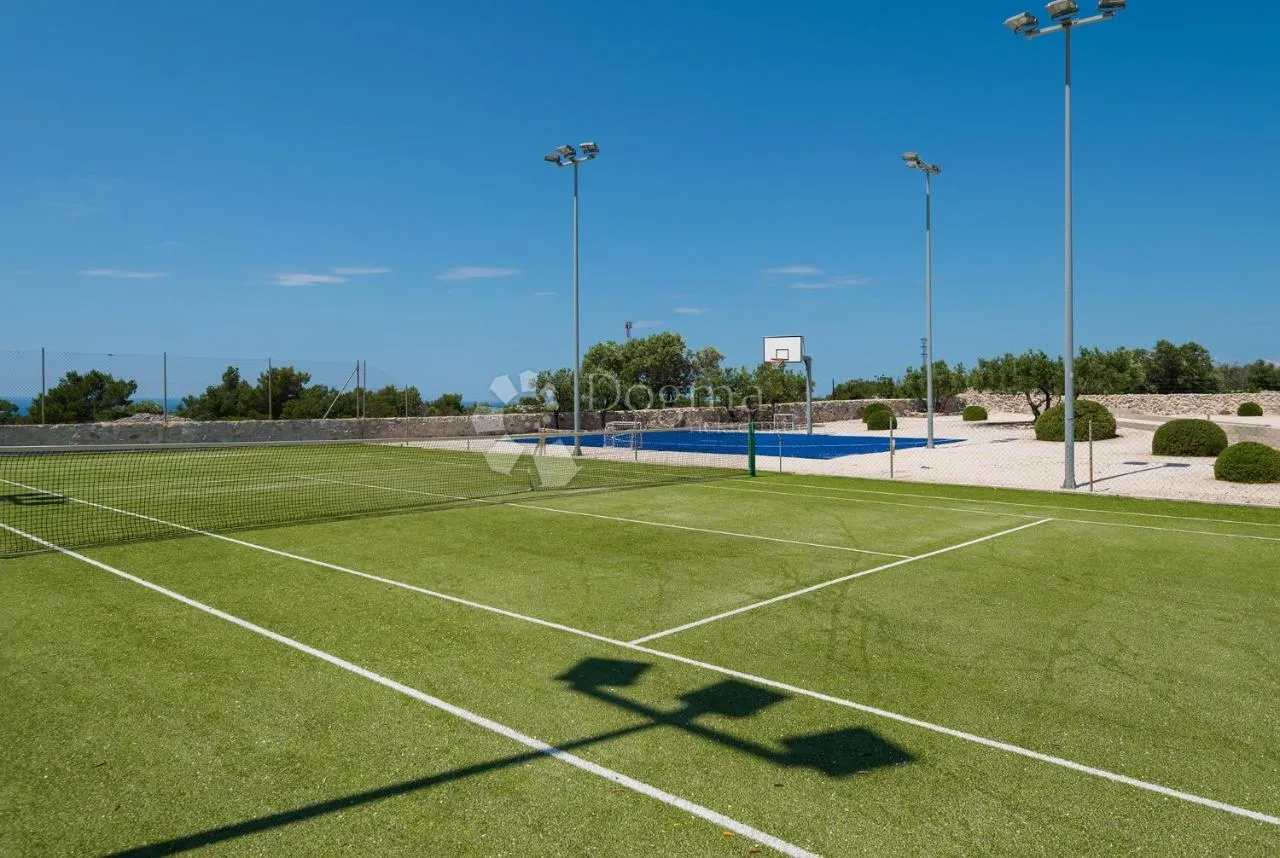 hacienda na braču 10000m2 okućnice - slika 27