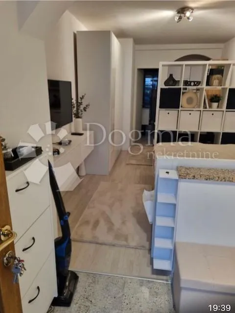 drenova -kuća 126m2,dva stana ,kompletno adaptirana!! - slika 9