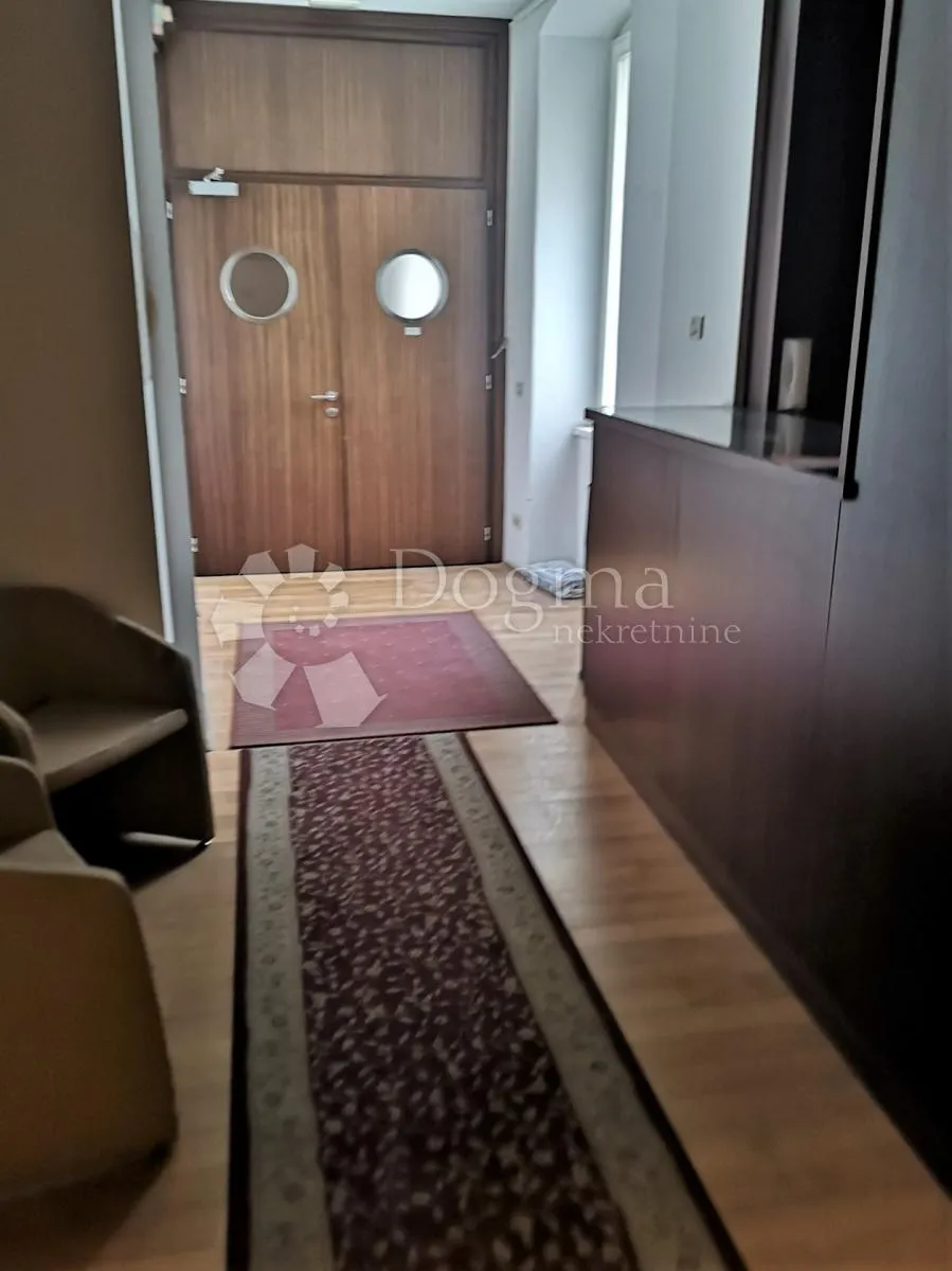poslovni prostor-kancelarije u zgradi sa liftom! - slika 4