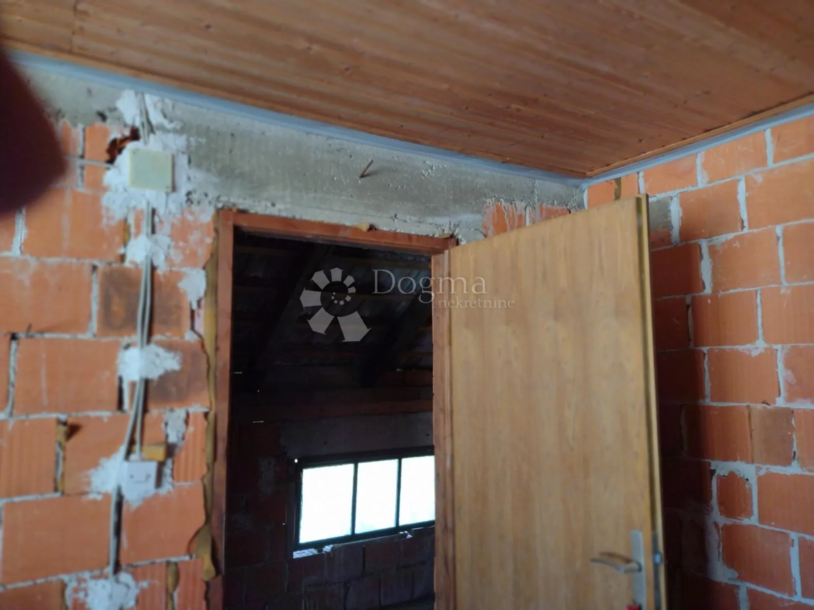 kuća za adaptaciju, poslovni prostor u prizemlju - slika 2
