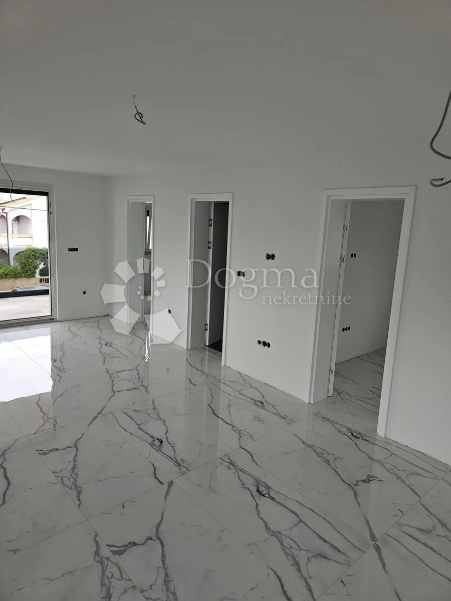 otok vir -prodaje se apartman 70 m2 plus krovna terasa 70 m2 - slika 4