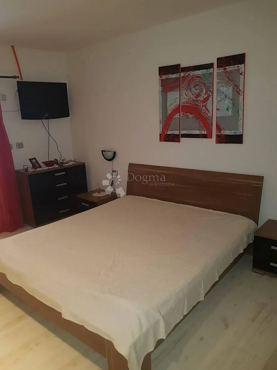 kućica u nizu na jako lijepoj i mirnoj lokaciji u kamporu na rabu - slika 10