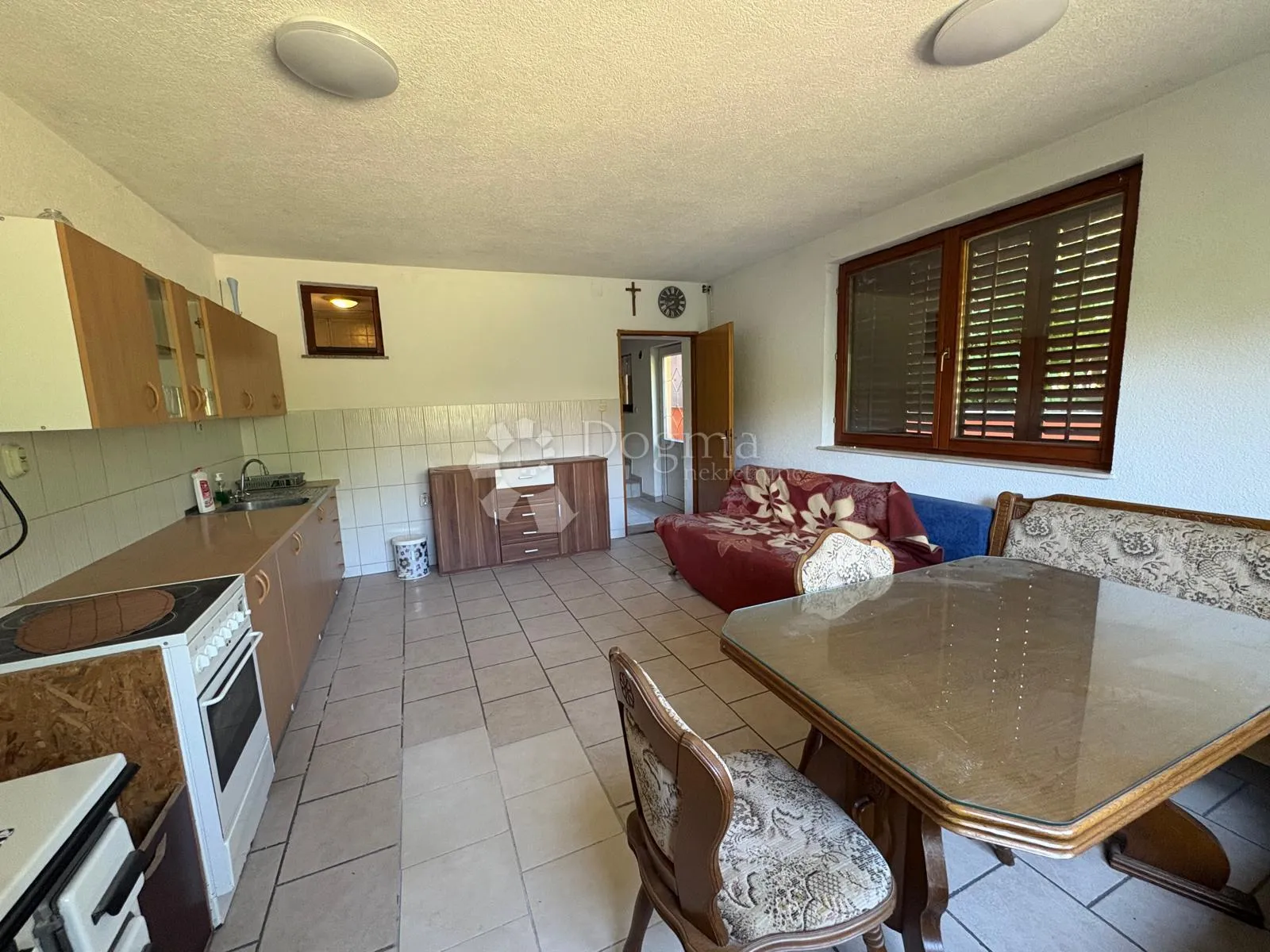prostrana katnica u retfali – 291 m² s dvorištem - slika 23