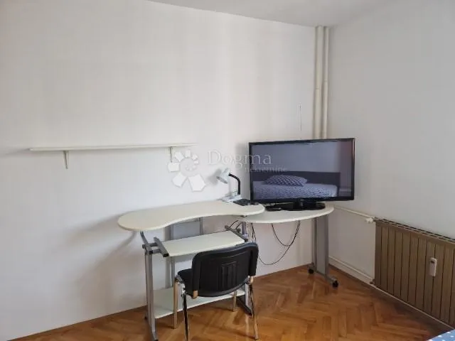 krasan stan za najam u centru turnića - slika 7