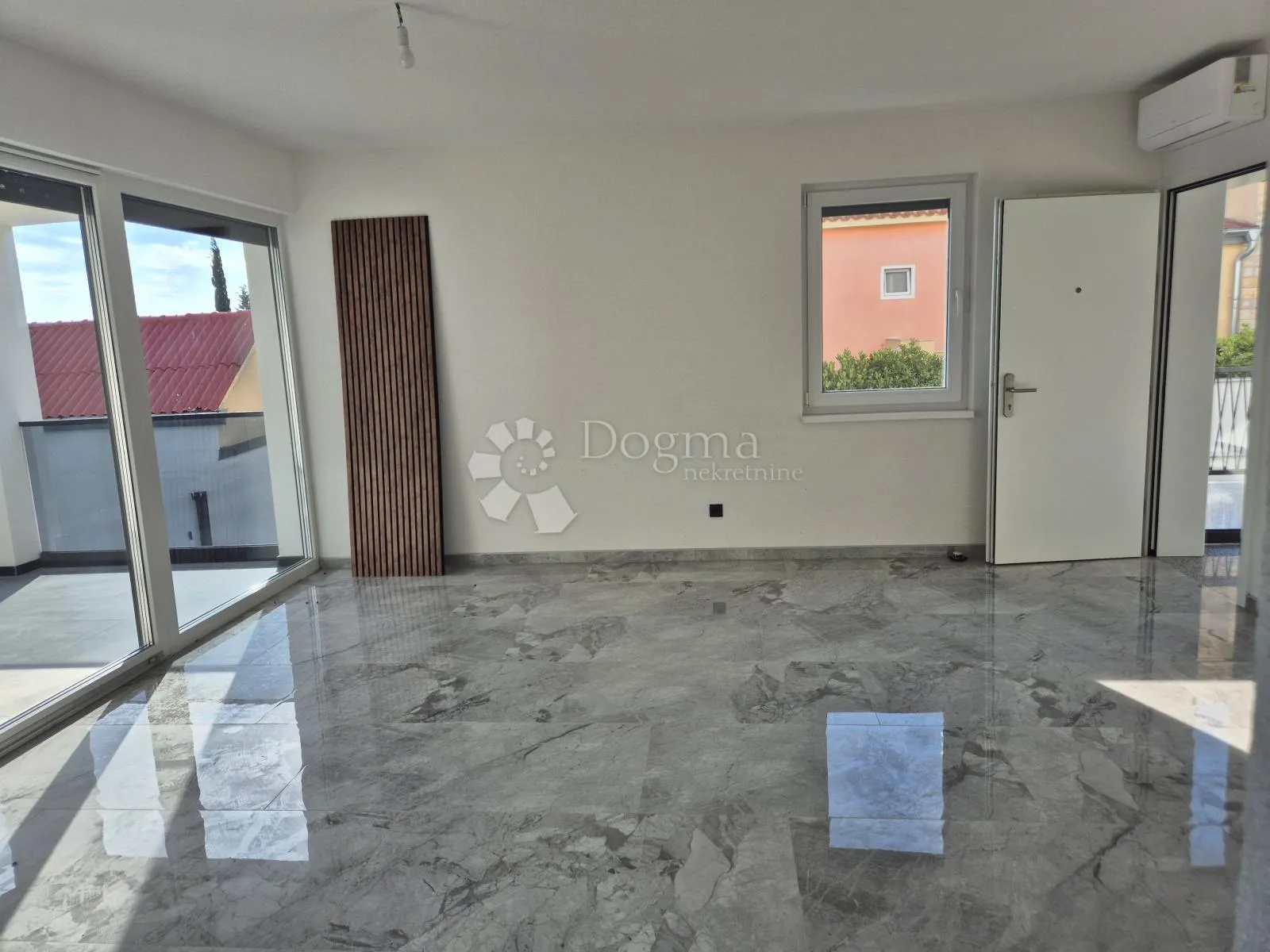 seline/starigrad - dvosoban stan 20 m od mora s5 - slika 5