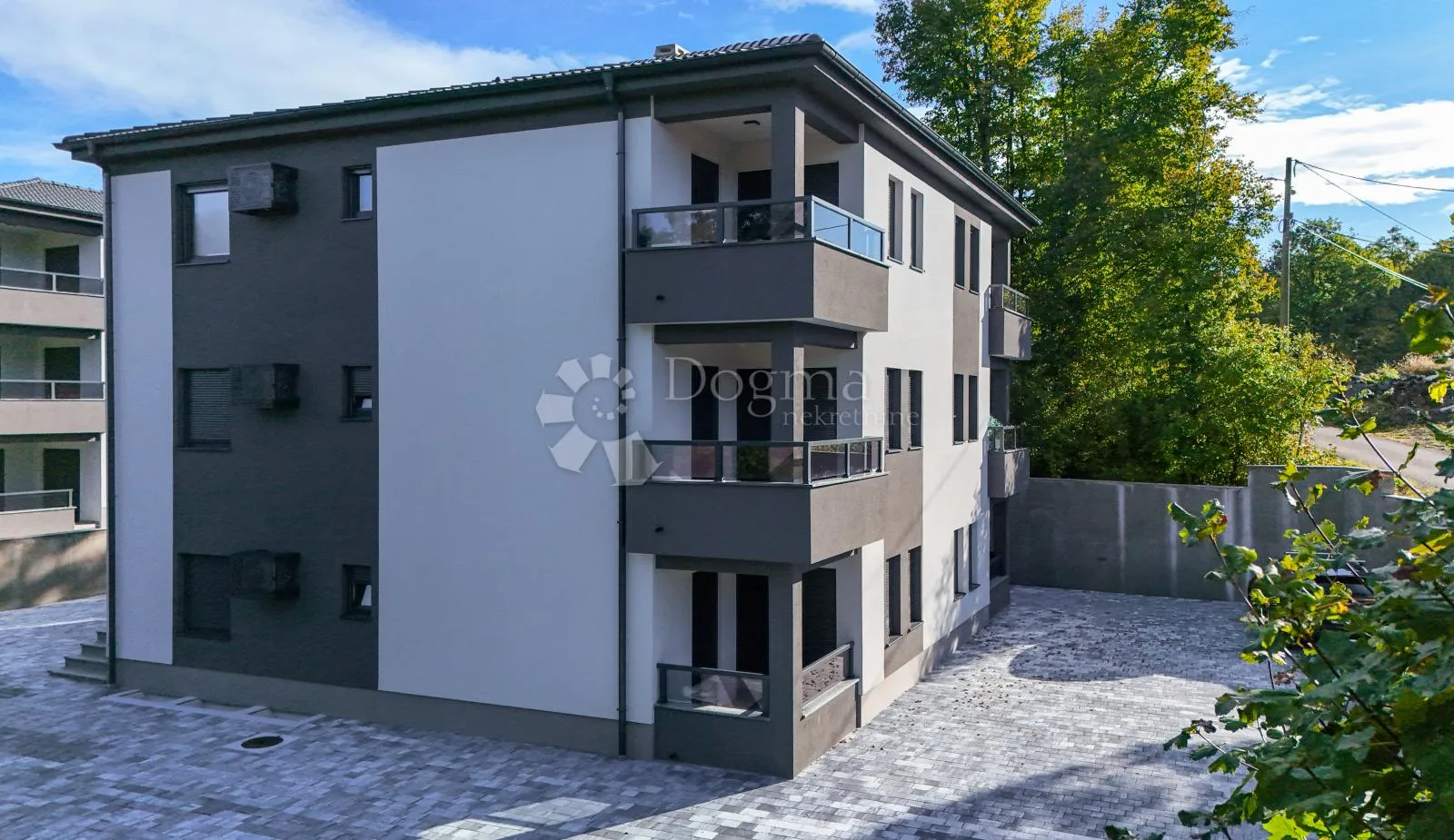 izuzetno kvalitetna novogradnja u blizini centra matulja - slika 4