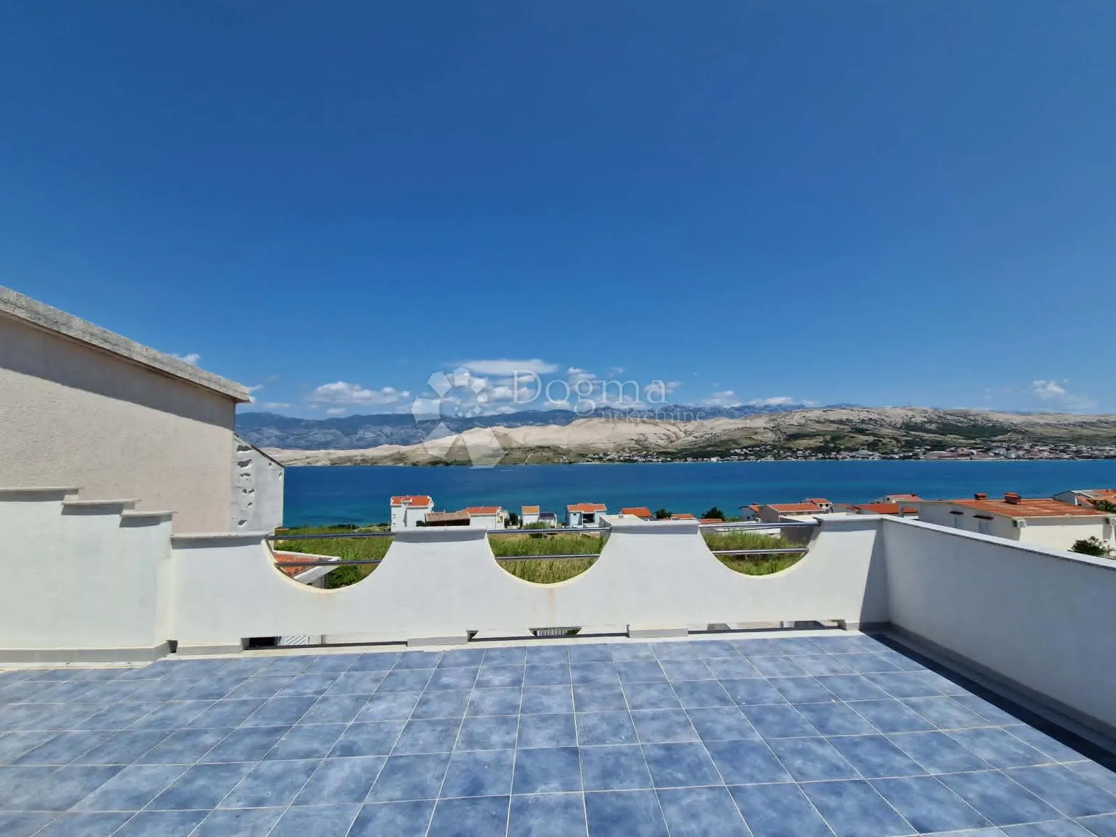 pag - kuća s 2 apartmana 282,80 m2 - 250 m od mora - slika 41
