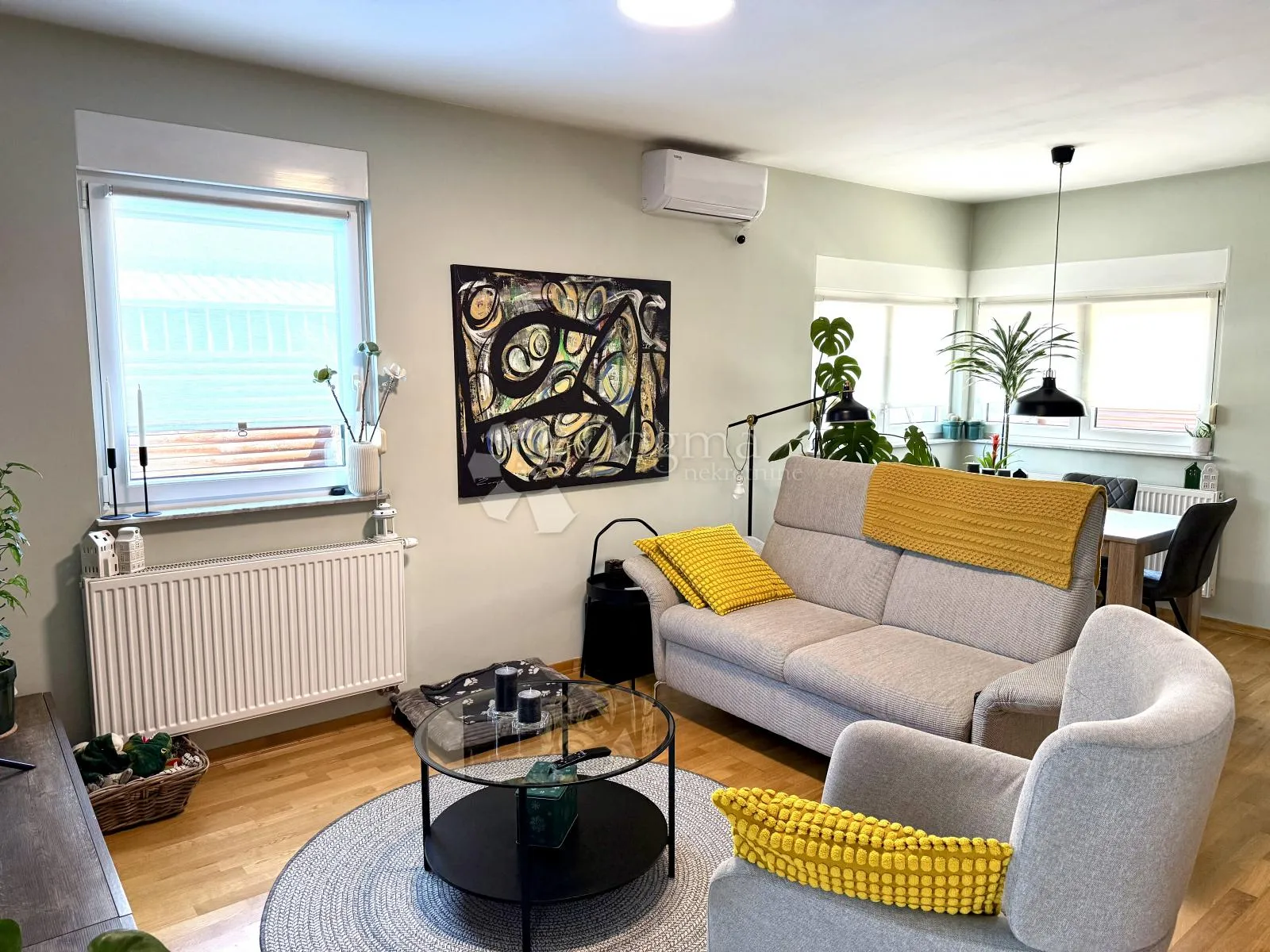 velika gorica, kuća 190 m2 s bazenom, prilika! - slika 2